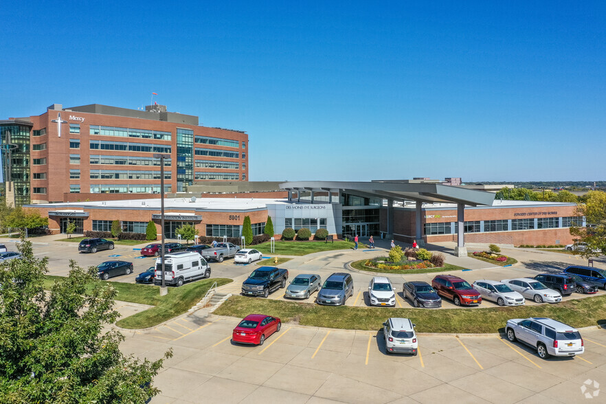5901 Westown Pky, West Des Moines, IA à louer - Photo de l’immeuble – Image 1 sur 2