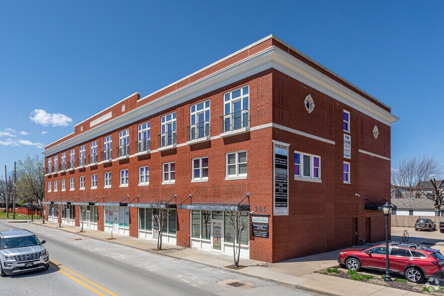 206 SW 8th St, Bentonville, AR à louer - Photo principale – Image 1 sur 31
