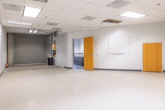 1711 E Bayshore Rd, Redwood City, CA à louer Photo intérieure– Image 2 sur 6