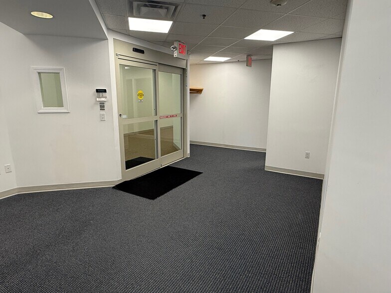 1 Technology Park Dr, Bourne, MA à louer - Photo de l’immeuble – Image 3 sur 16