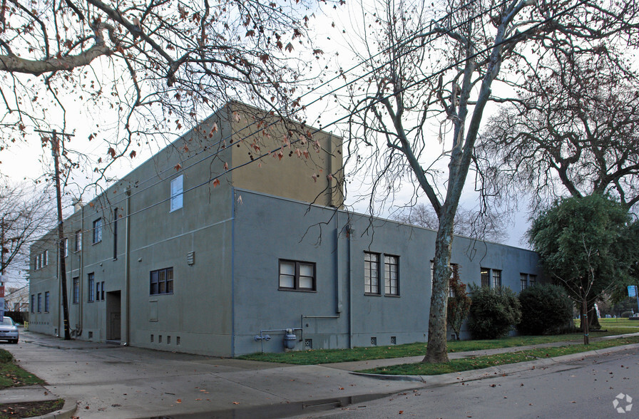 2620 21st St, Sacramento, CA à vendre - Photo de l’immeuble – Image 3 sur 4