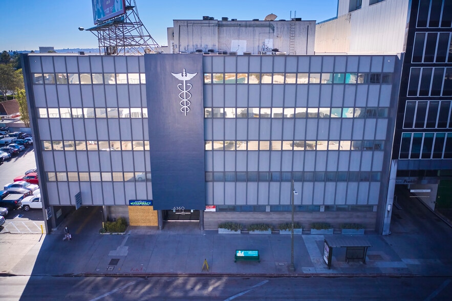 6360 Wilshire Blvd, Los Angeles, CA à louer - Photo de l’immeuble – Image 1 sur 7