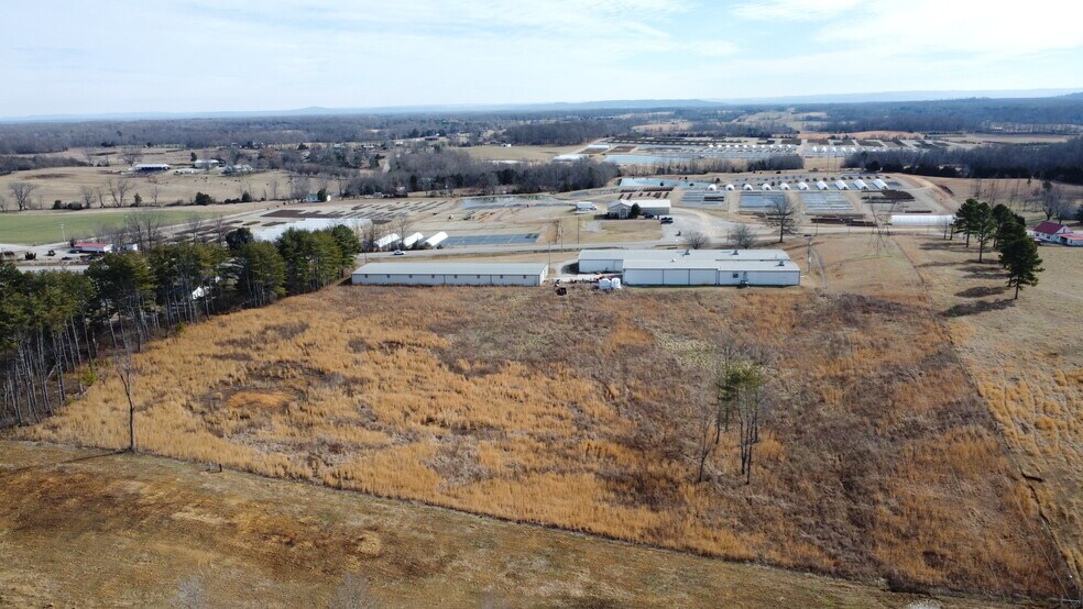 10261 Smithville Hwy, McMinnville, TN à vendre - Photo de l’immeuble – Image 2 sur 9
