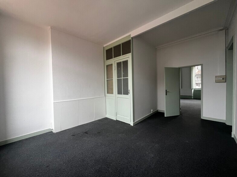 Bureau dans Bordeaux à louer - Photo de l’immeuble – Image 3 sur 7