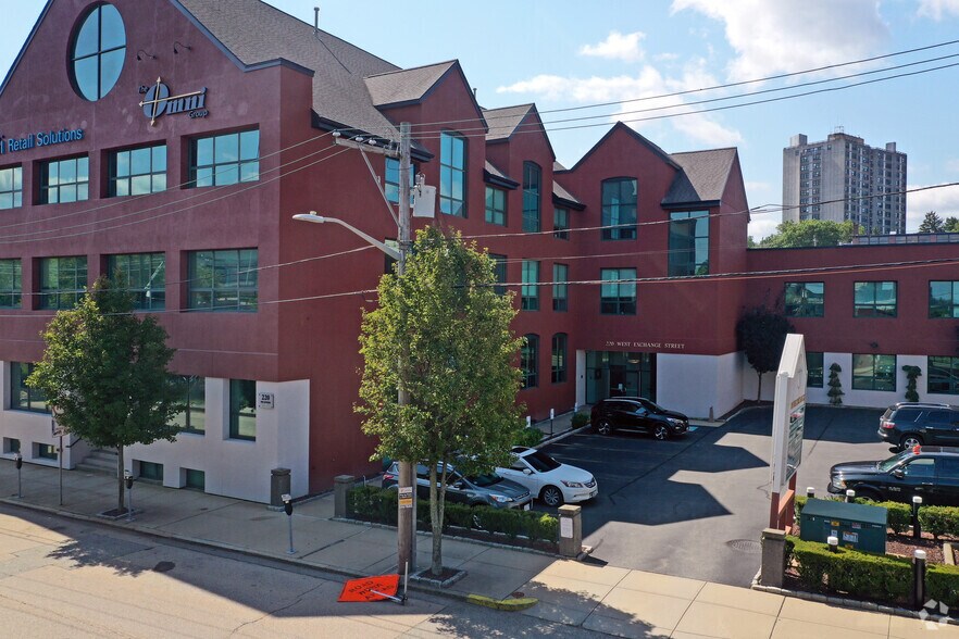 220 W Exchange St, Providence, RI à vendre - Photo de l’immeuble – Image 2 sur 6