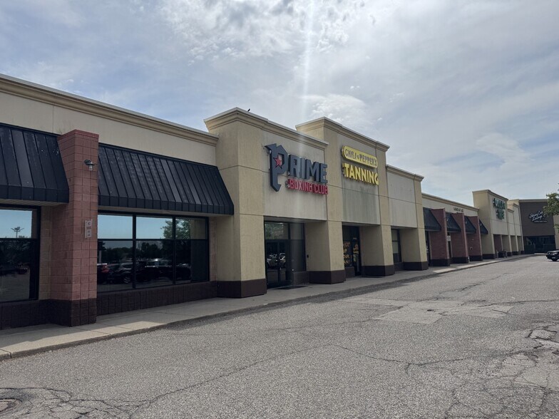 40775-40821 Garfield Rd, Clinton Township, MI à vendre - Photo de l’immeuble – Image 2 sur 5