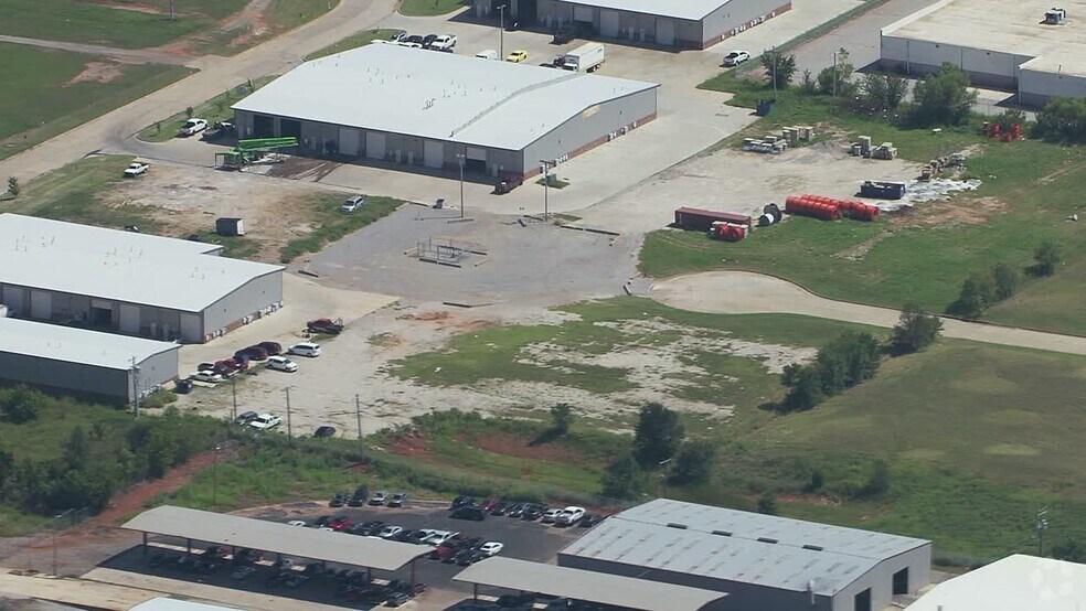 6501 Superior Ave, Oklahoma City, OK à vendre - Vidéo aérienne – Image 2 sur 28
