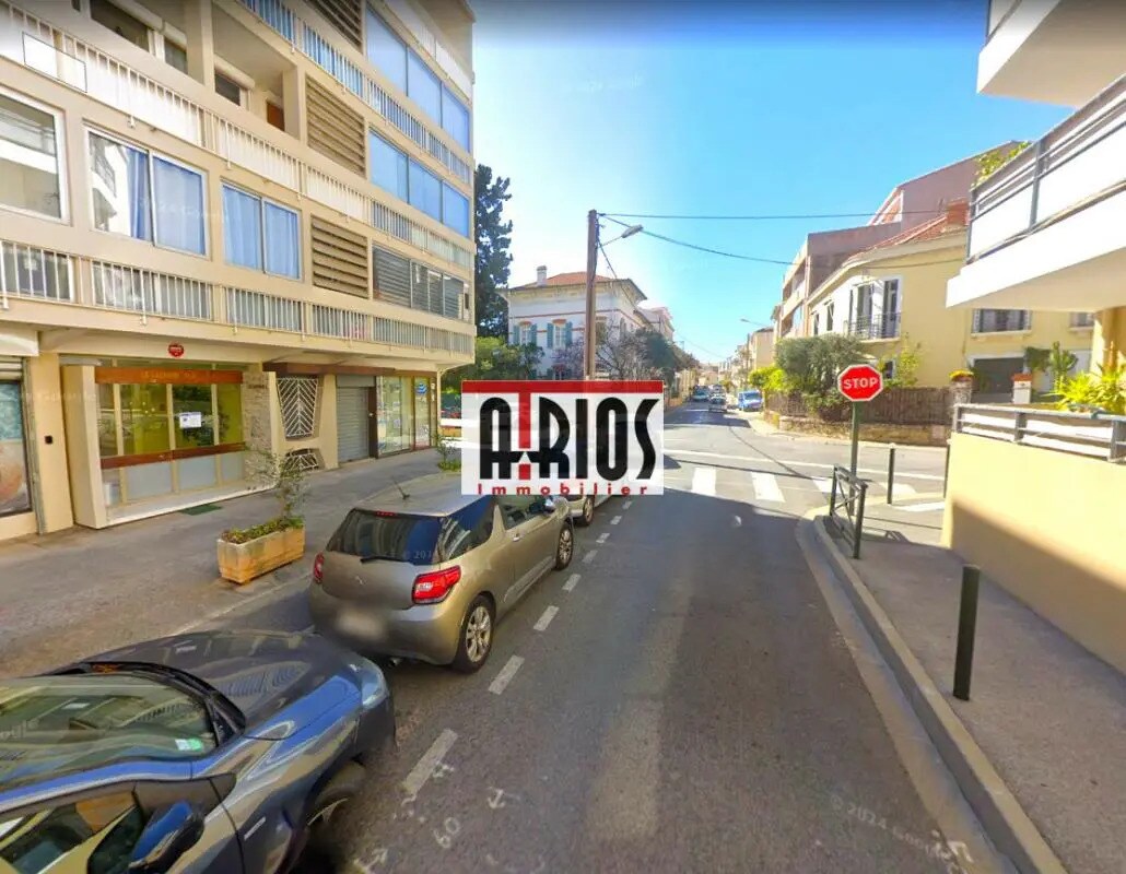 Local d’activités dans Hyères à louer Photo de l’immeuble– Image 1 sur 5