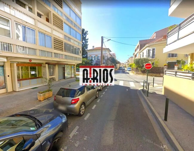 Plus de détails pour Local d'activités à louer