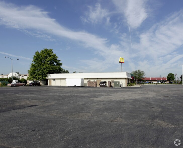 1947 Stringtown Rd, Grove City, OH à louer - Photo de l’immeuble – Image 3 sur 5