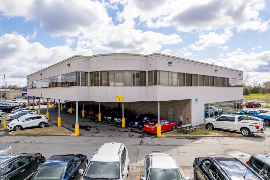 6205 Av Auteuil, Brossard, QC à louer - Photo de l’immeuble – Image 3 sur 8