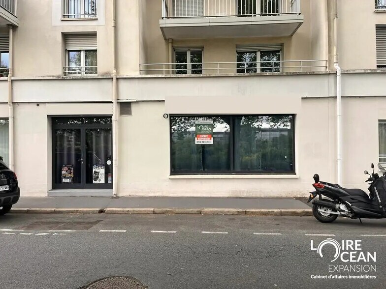 Local commercial dans Nantes à louer - Photo de l’immeuble – Image 1 sur 2