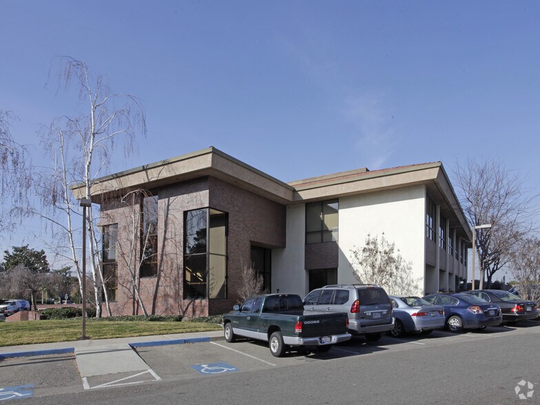360 Kiely Blvd, San Jose, CA à louer - Photo de l’immeuble – Image 2 sur 2