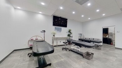 19002-19148 Brookhurst St, Huntington Beach, CA à louer Photo intérieure– Image 1 sur 6