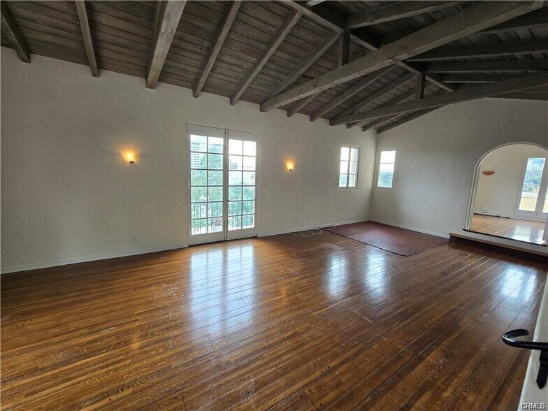 1958 Glencoe Way, Los Angeles, CA à vendre - Photo de l’immeuble – Image 2 sur 30
