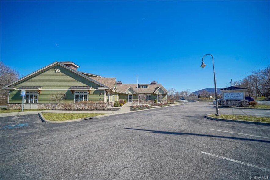 92 Old Route 9W, New Windsor Township, NY à louer - Photo de l’immeuble – Image 2 sur 7