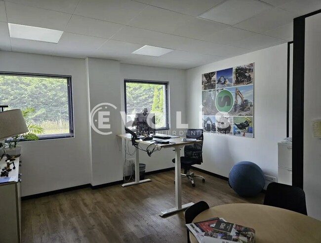 Plus de détails pour Rue Ampère, Chilly-Mazarin - Local d'activités à louer