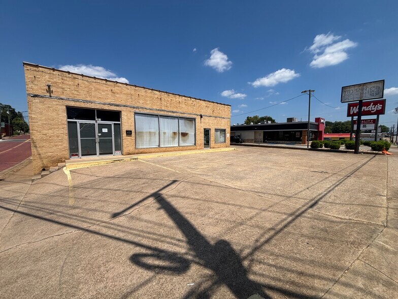 501 W Front St, Tyler, TX à louer - Photo de l’immeuble – Image 2 sur 10