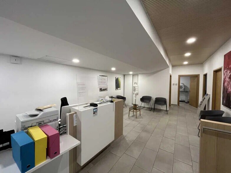 Bureau dans Bordeaux à vendre - Photo de l’immeuble – Image 3 sur 8