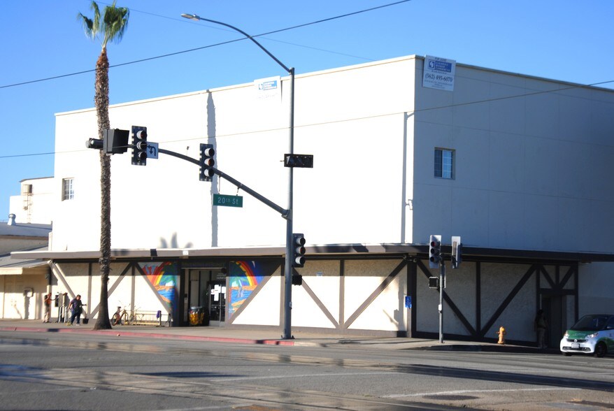 1975 Long Beach Blvd, Long Beach, CA à louer - Photo de l’immeuble – Image 3 sur 4