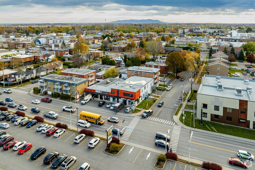 1369-1385 Boul Choquette, Saint-hyacinthe, QC à louer - Aérien – Image 2 sur 4