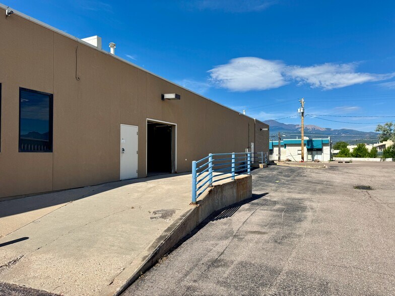 610-650 E 1st St, Colorado Springs, CO à louer - Photo de l’immeuble – Image 2 sur 14