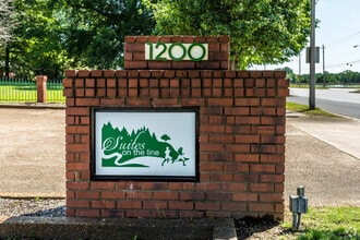 1200 Sycamore View Rd, Memphis, TN à louer Autre– Image 2 sur 6