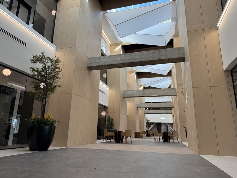 4835 S Highland Dr, Holladay, UT à louer - Photo de l’immeuble – Image 1 sur 16