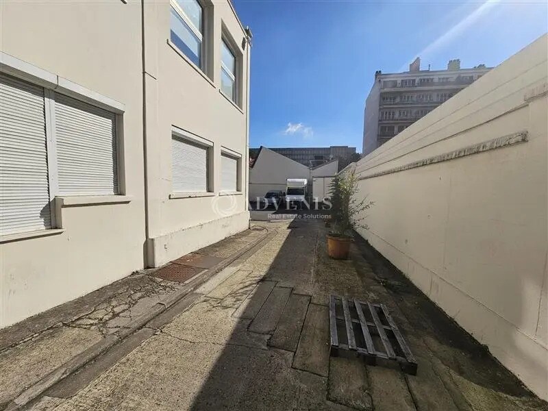 Bureau dans Montreuil à louer Photo de l’immeuble– Image 1 sur 7