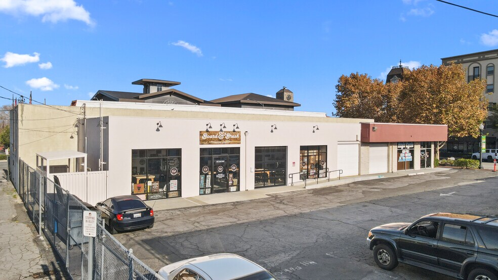 24421 Main St, Santa Clarita, CA à louer - Photo principale – Image 1 sur 10