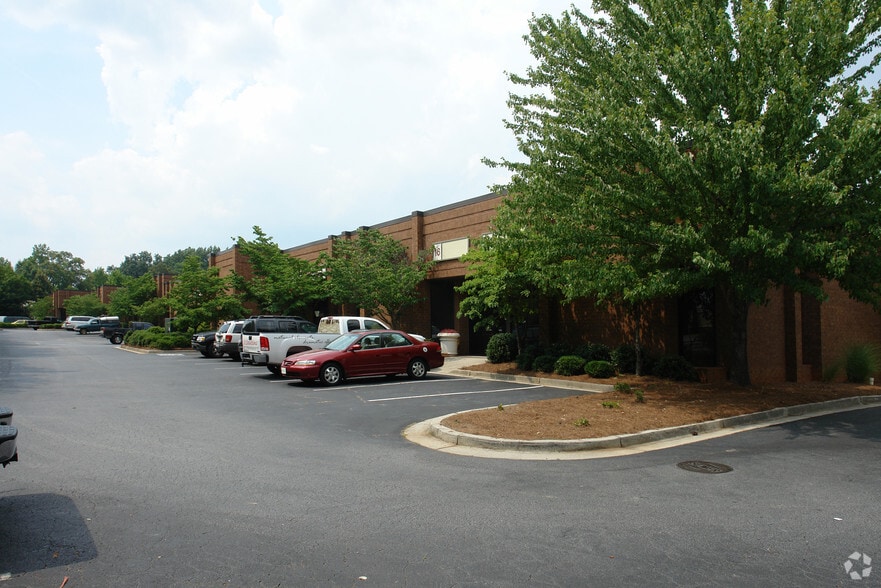 3065 McCall Dr, Doraville, GA à louer - Photo principale – Image 1 sur 16