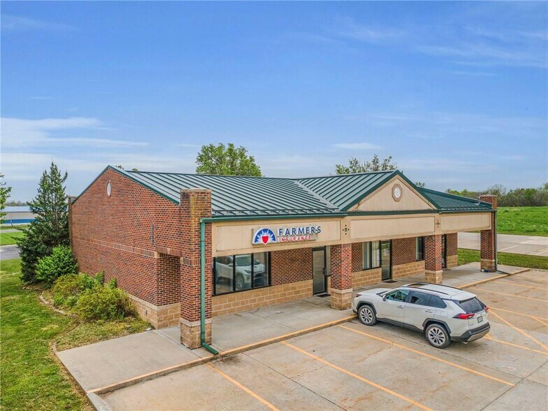 204-208 N 169 Hwy portefeuille de 2 biens à vendre sur LoopNet.fr - Photo de l’immeuble – Image 2 sur 41