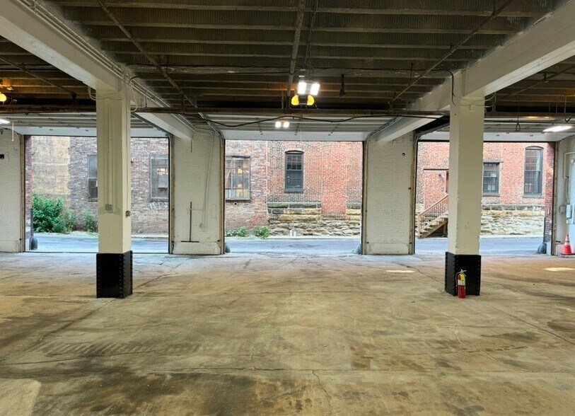 920 Ahlers way, Pittsburgh, PA à vendre - Photo de l’immeuble – Image 3 sur 12