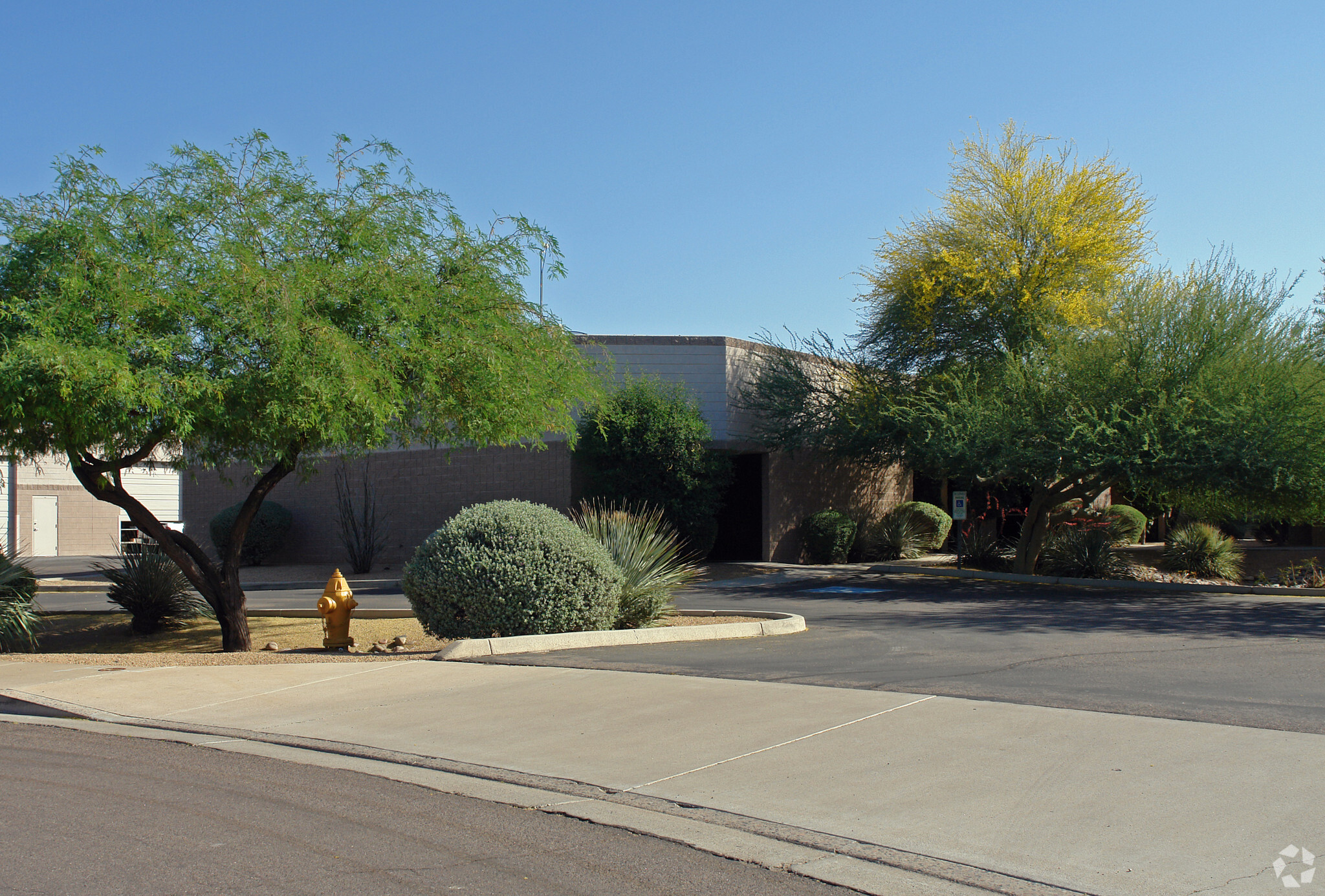 15875 N Greenway-Hayden Loop, Scottsdale, AZ à louer Photo de l’immeuble– Image 1 sur 2