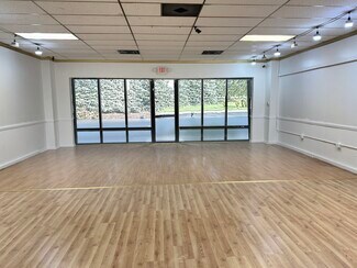 Plus de détails pour 280 N Phelps Ave, Rockford, IL - Local commercial à louer