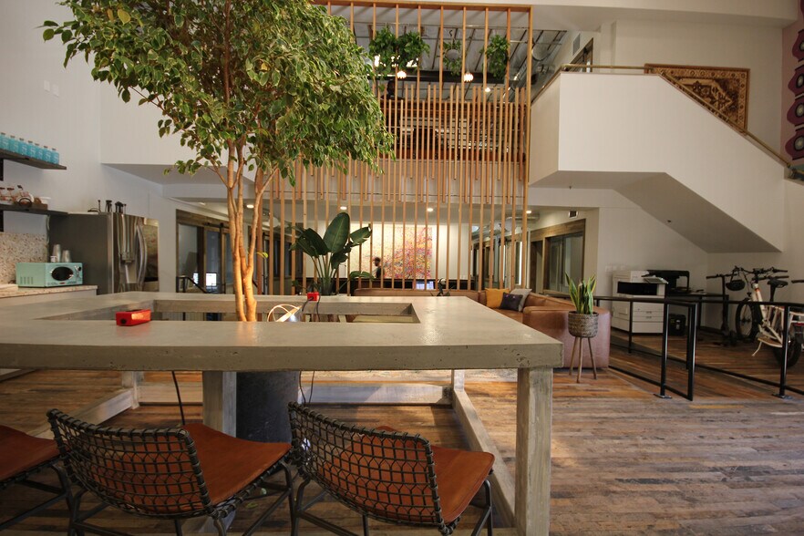 516 N Sepulveda Blvd, Manhattan Beach, CA à louer - Hall d’entrée – Image 3 sur 26