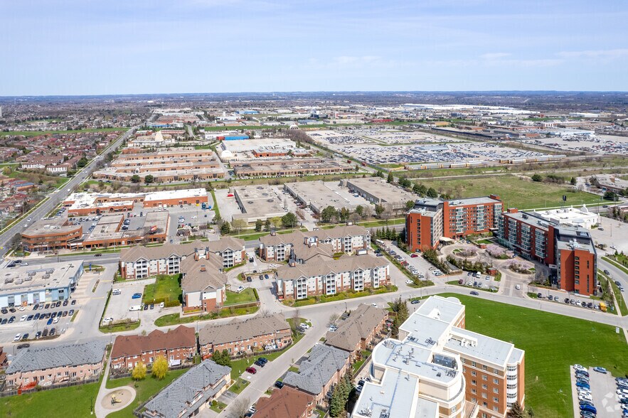 5240 Finch Ave E, Toronto, ON à louer - Aérien – Image 2 sur 4