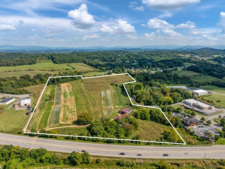 370 Roy Martin, Johnson City, TN à vendre - Aérien – Image 1 sur 25