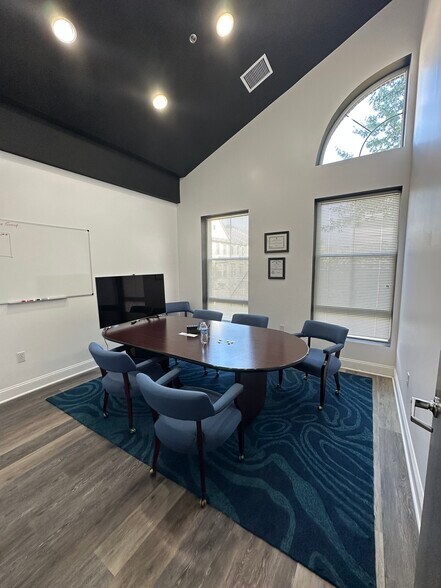 21165 Whitfield Pl, Sterling, VA à louer - Photo de l’immeuble – Image 1 sur 24