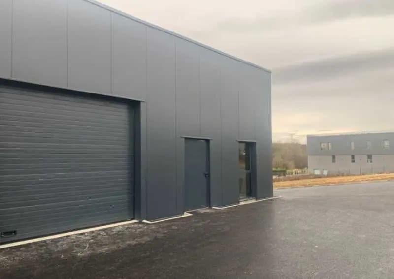 Bureau dans Montussan à louer Photo de l’immeuble– Image 1 sur 5