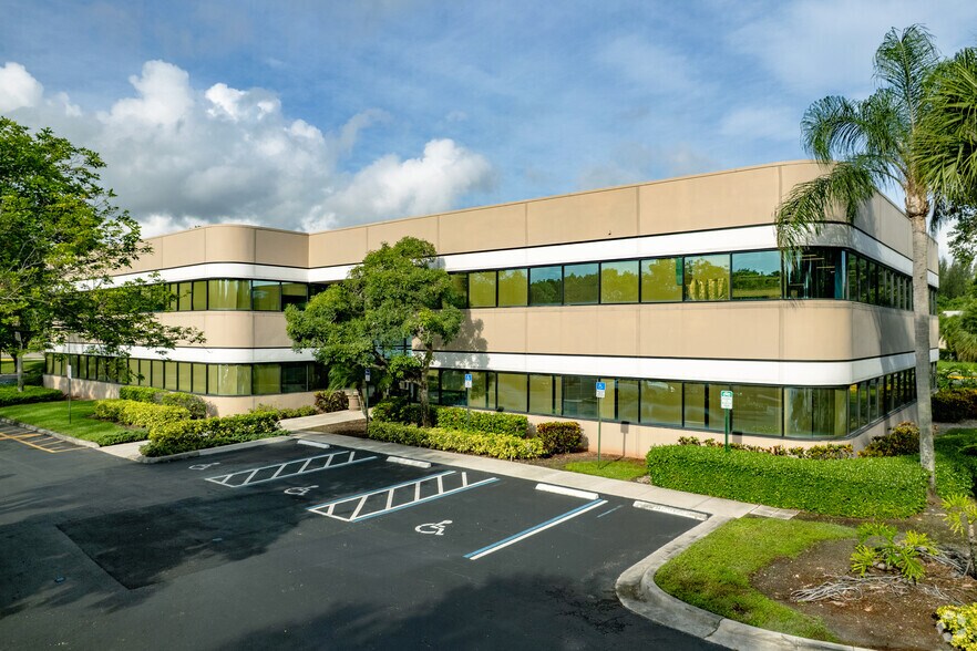480 Sawgrass Corporate Pky, Sunrise, FL à louer - Photo principale – Image 1 sur 7