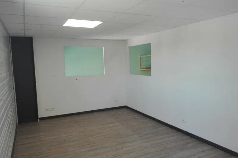 Local d’activités dans Vendargues à louer - Photo de l’immeuble – Image 3 sur 6