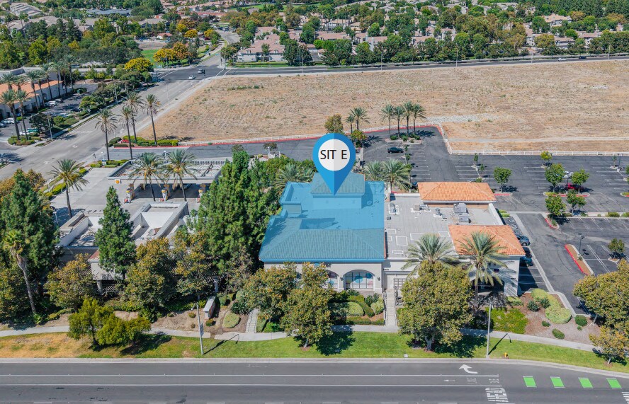 Foothill Blvd, Rancho Cucamonga, CA à louer - Photo de l’immeuble – Image 3 sur 18