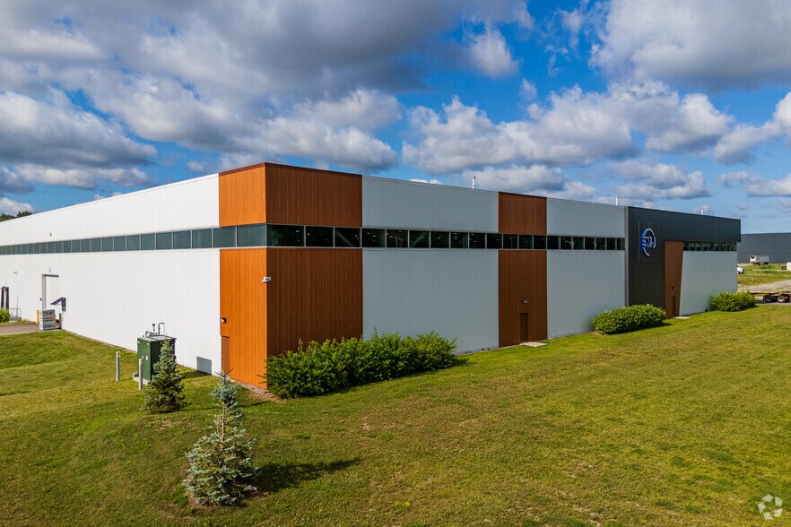 650 Louis-Blériot Rue, Mascouche, QC à vendre - Photo de l’immeuble – Image 2 sur 3