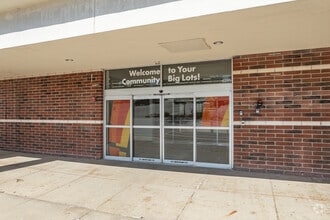 6235-6245 Wilson Mills Rd, Highland Heights, OH à louer Photo de l’immeuble– Image 2 sur 10