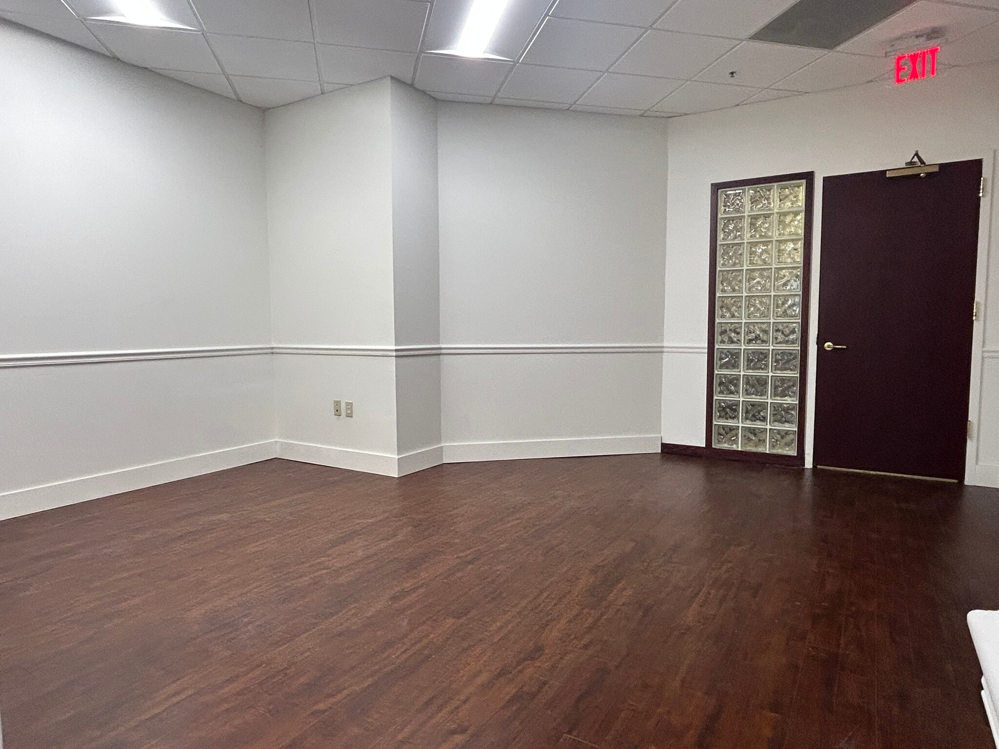 2 N Tamiami Trl, Sarasota, FL à louer Photo intérieure– Image 1 sur 15