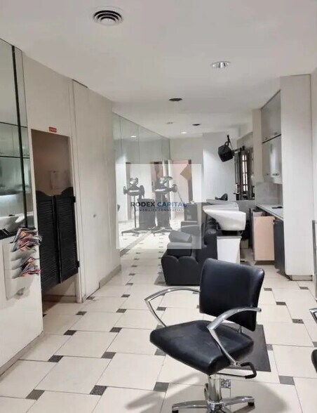 Local commercial dans Paris à louer - Photo de l’immeuble – Image 3 sur 4