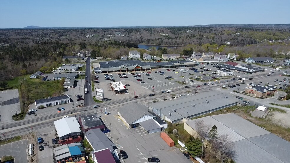186 High St, Ellsworth, ME à louer - Photo de l’immeuble – Image 3 sur 9