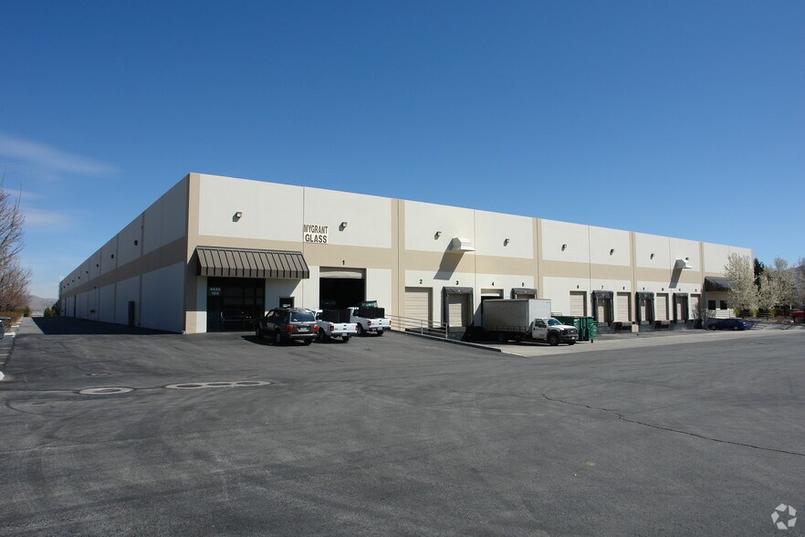 4945 Aircenter Cir, Reno, NV à louer - Photo principale – Image 1 sur 6