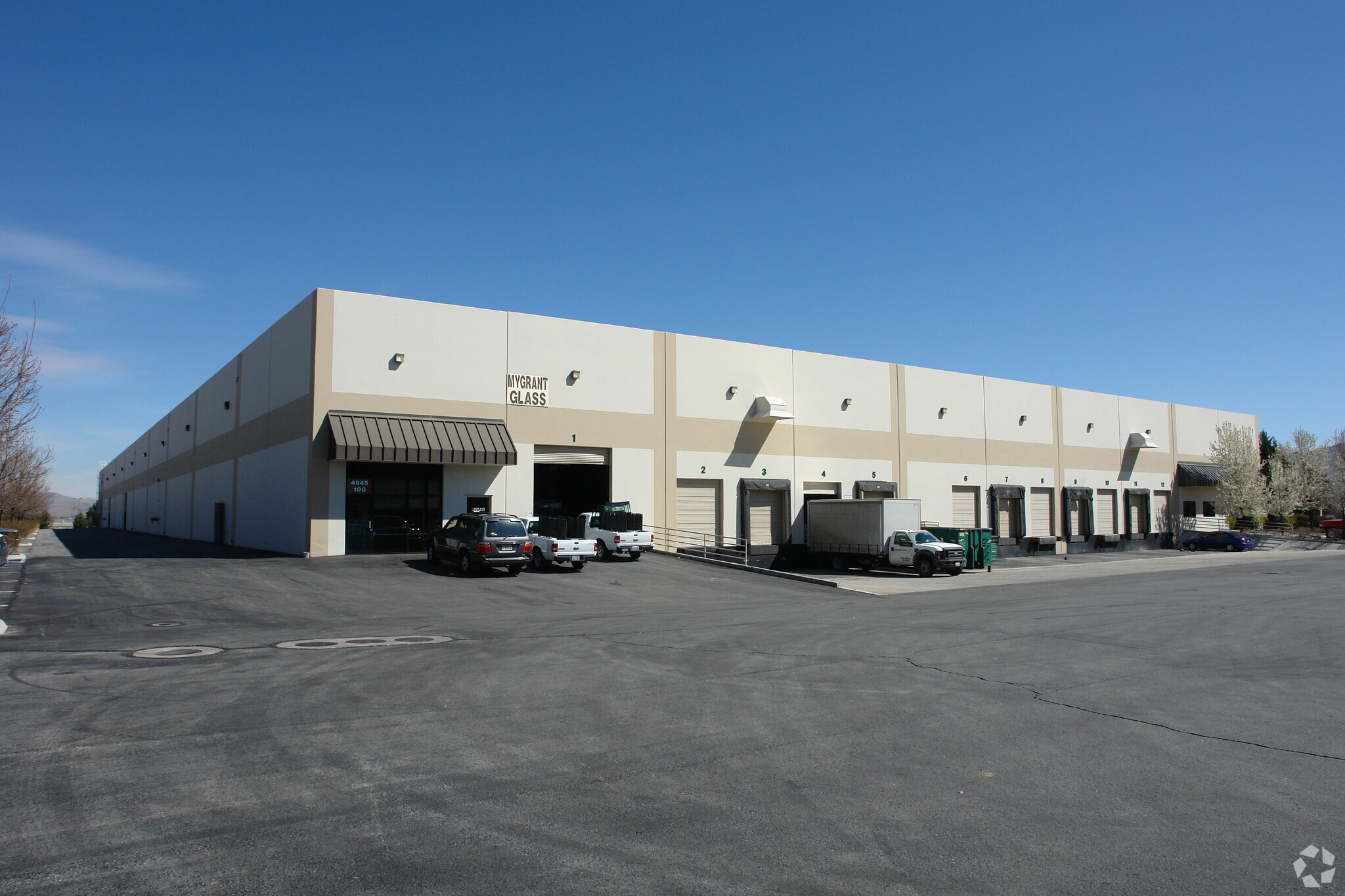 4945 Aircenter Cir, Reno, NV à louer Photo principale– Image 1 sur 7